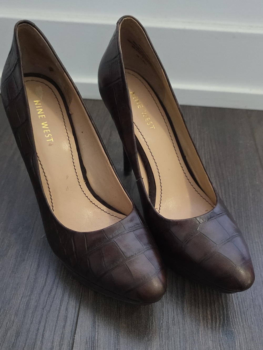 Nine West Dark Brown Croc-Embossed Pointed Toe Heels